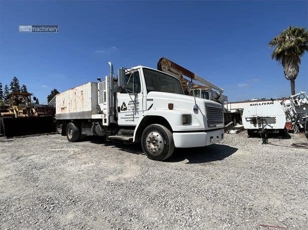 2000 FREIGHTLINER FL60